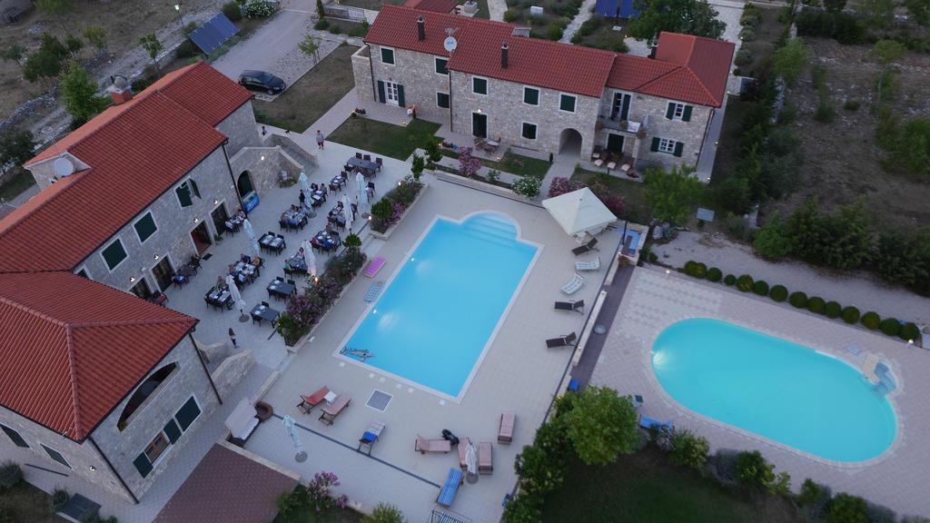 Pansion Skelin Hotel Drinovci Ngoại thất bức ảnh