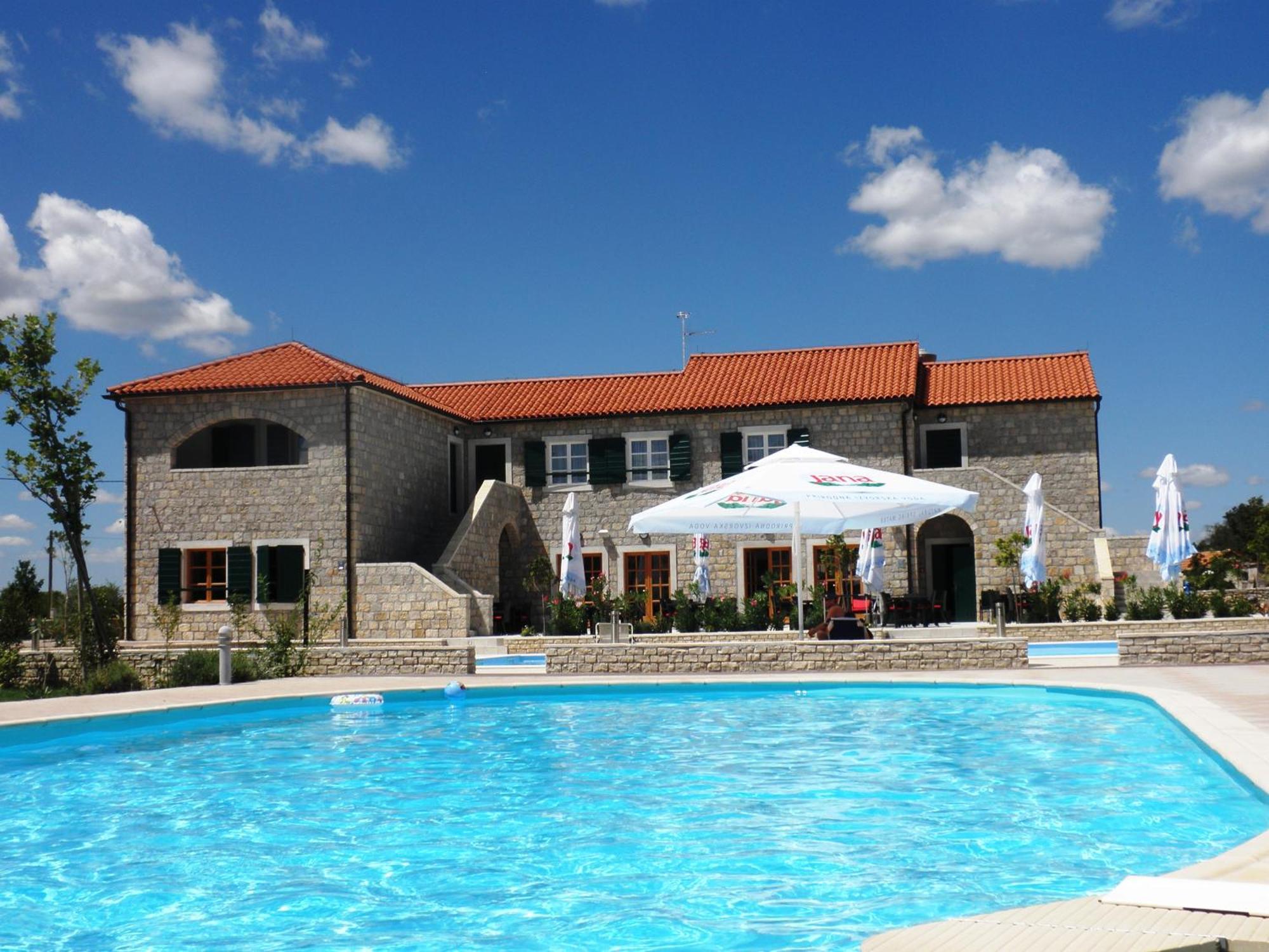 Pansion Skelin Hotel Drinovci Ngoại thất bức ảnh