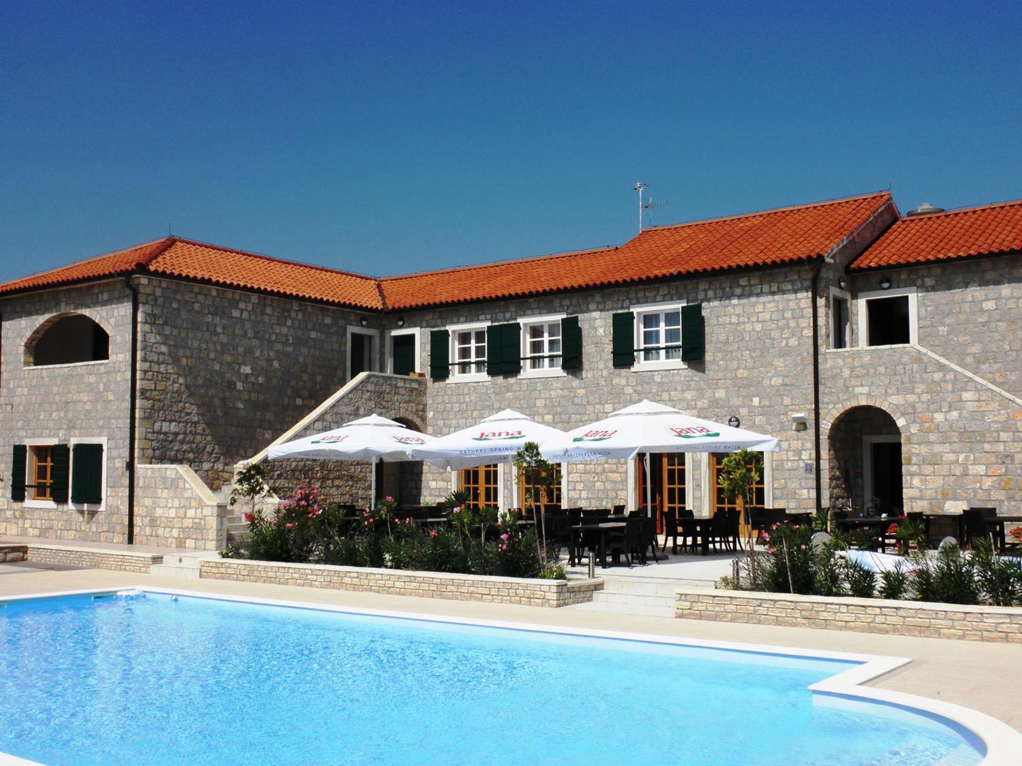 Pansion Skelin Hotel Drinovci Ngoại thất bức ảnh