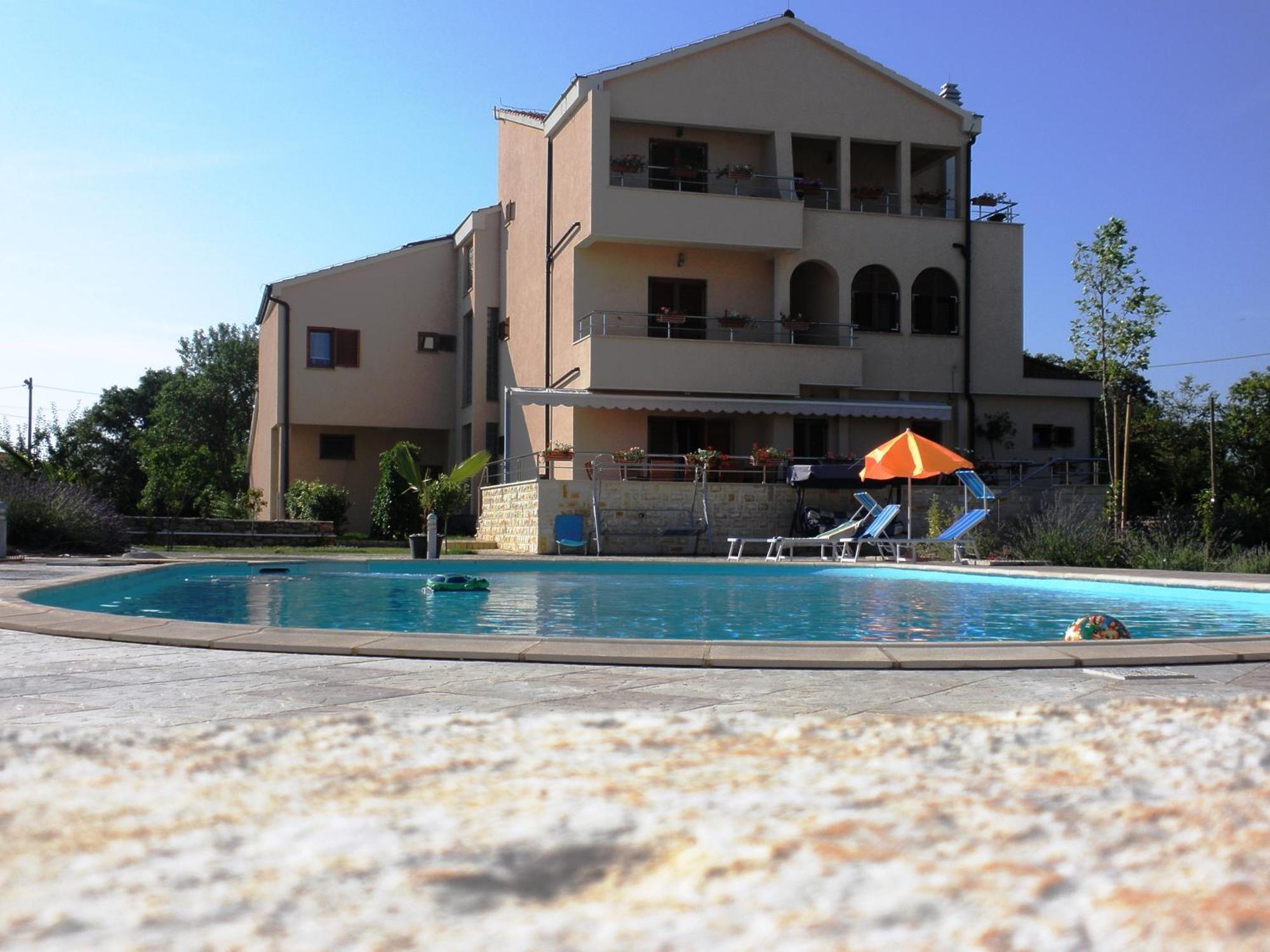 Pansion Skelin Hotel Drinovci Ngoại thất bức ảnh