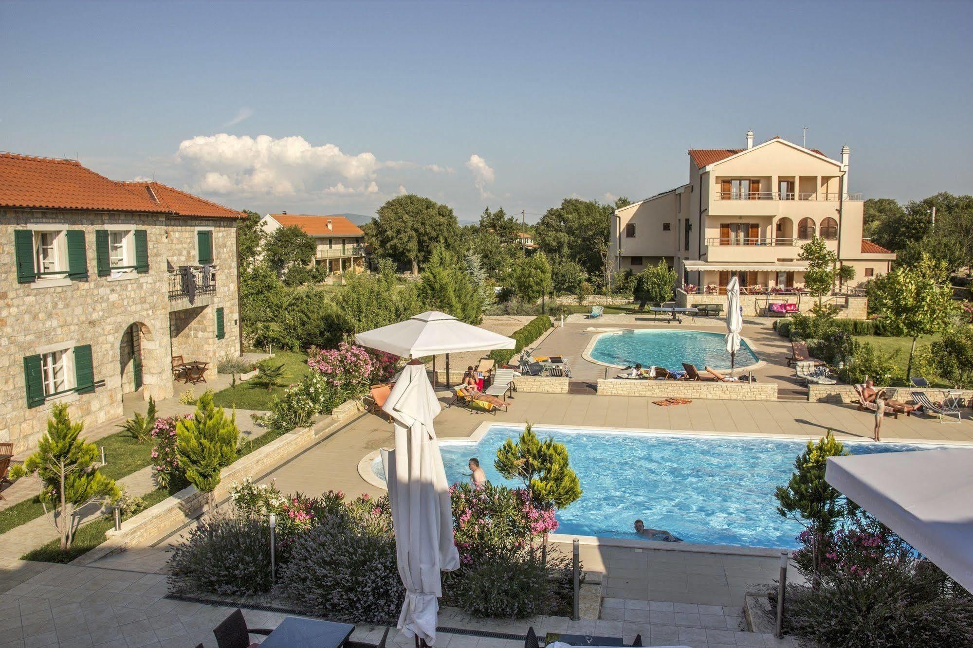 Pansion Skelin Hotel Drinovci Ngoại thất bức ảnh
