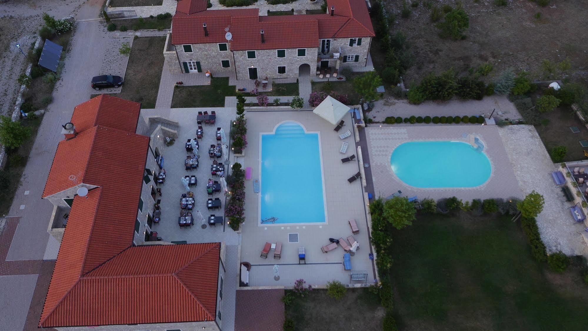 Pansion Skelin Hotel Drinovci Ngoại thất bức ảnh